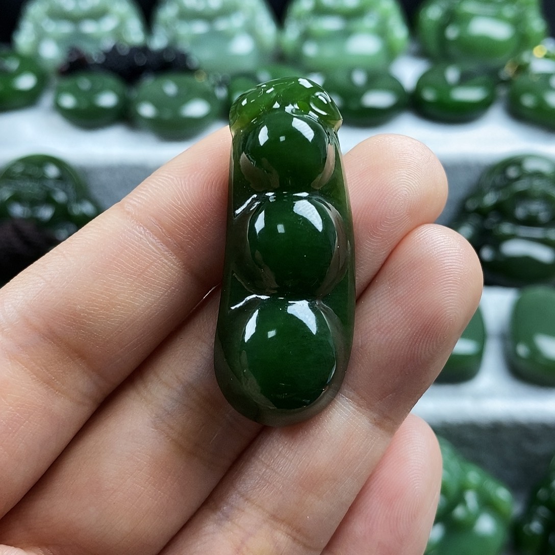 和田玉（碧玉）未镶嵌颈饰