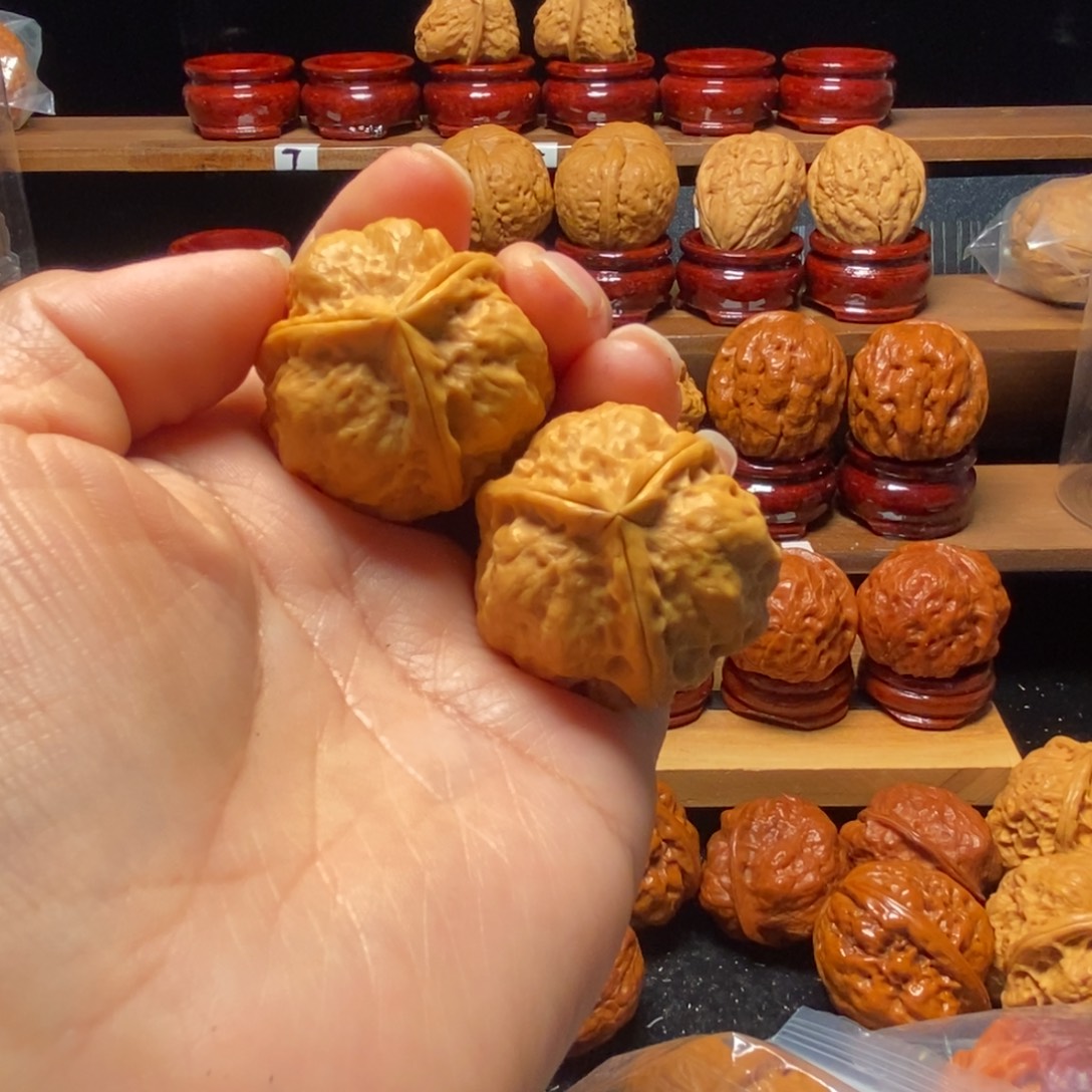 文玩核桃把件三棱36尺