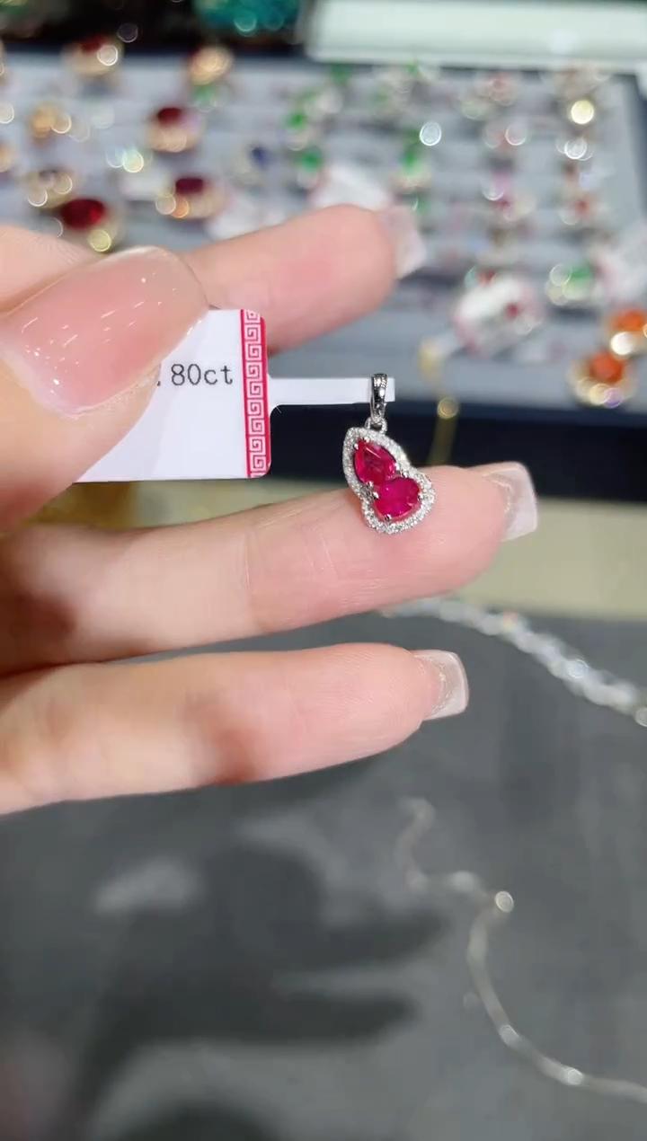 18K金镶嵌红宝石吊坠葫芦款（不含链）