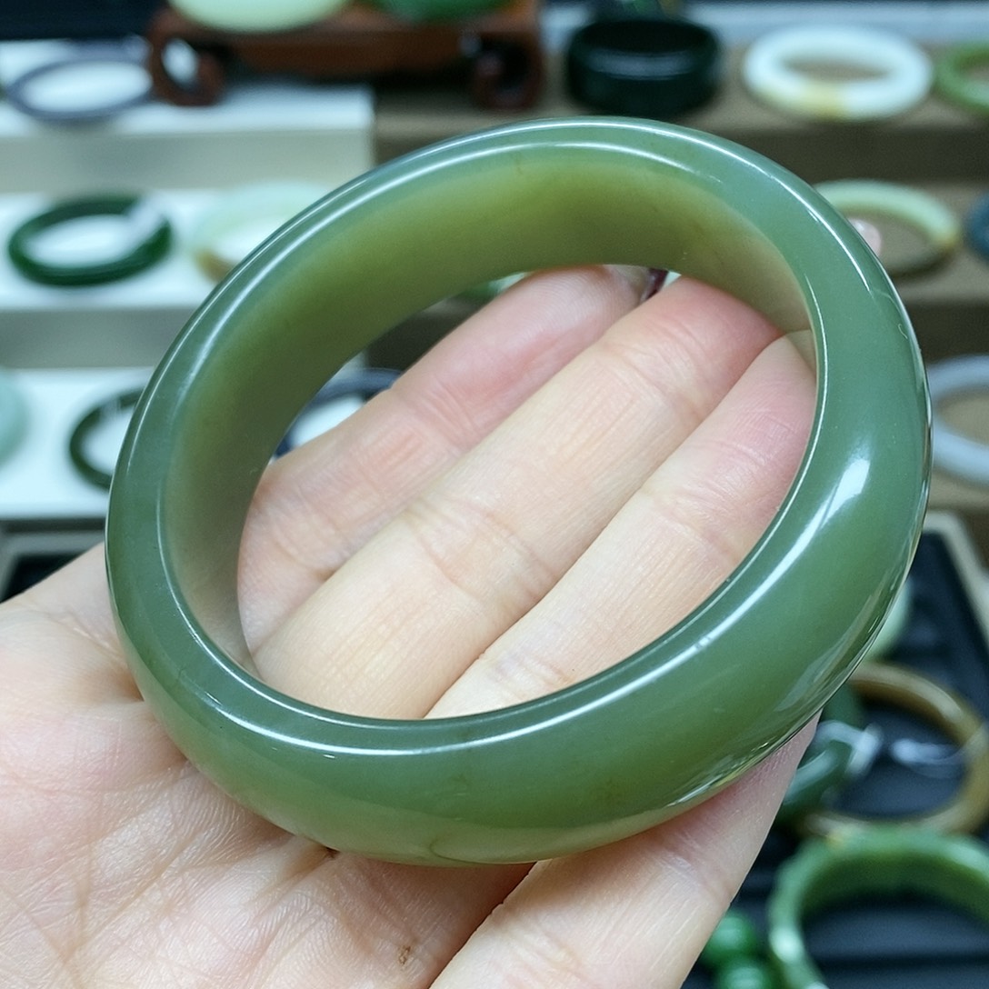 【闪购商品】和田玉手镯未镶嵌