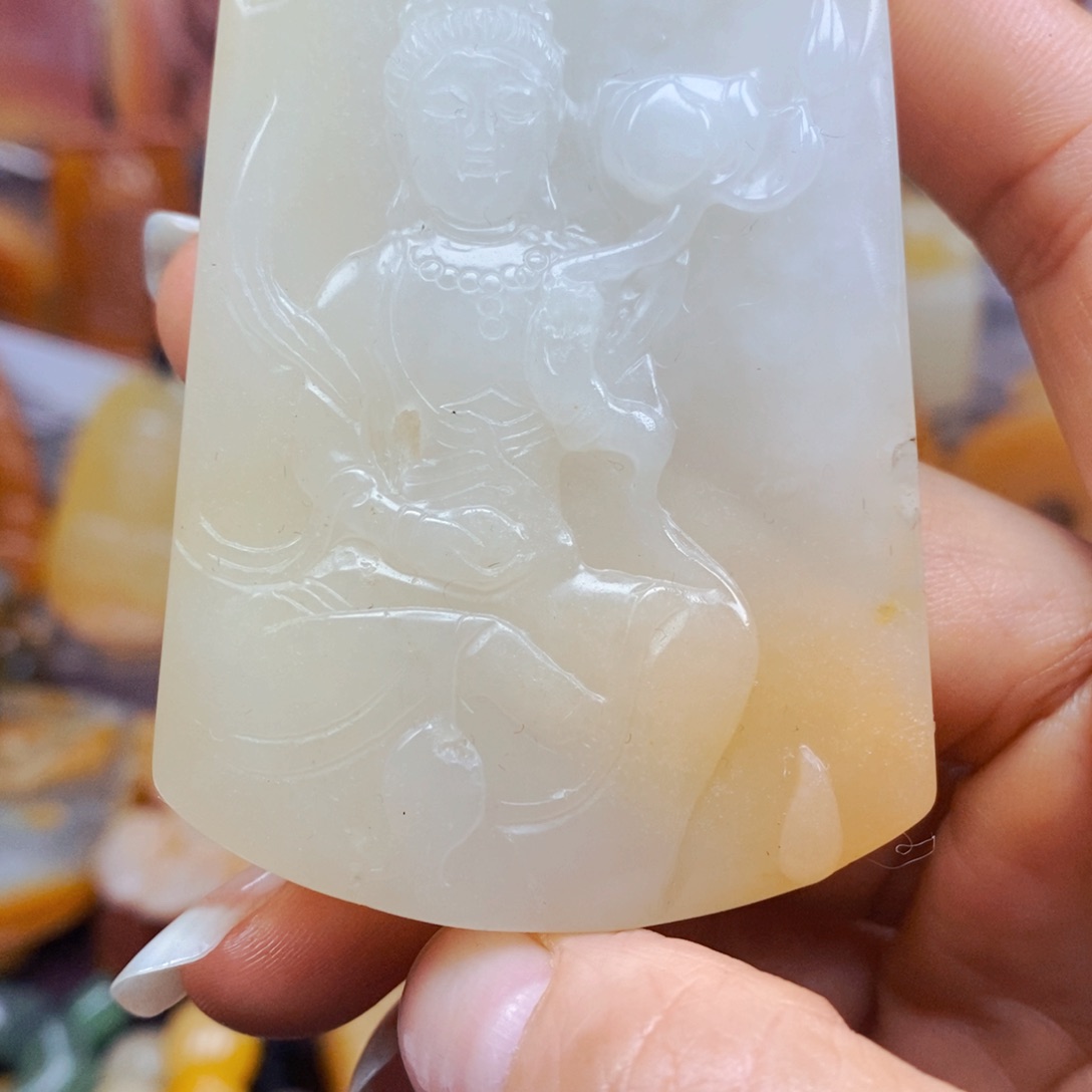 石英质玉（黄龙玉）未镶嵌颈饰