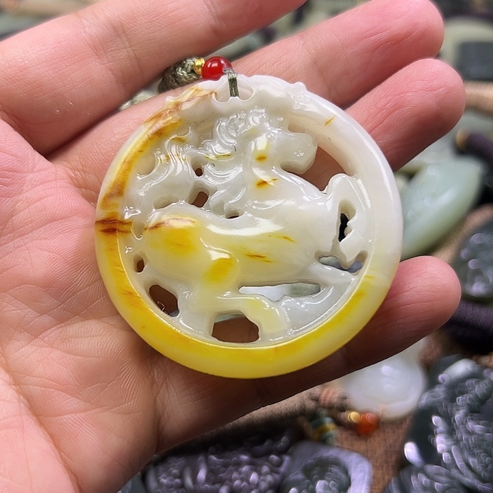 和田玉未镶嵌颈饰