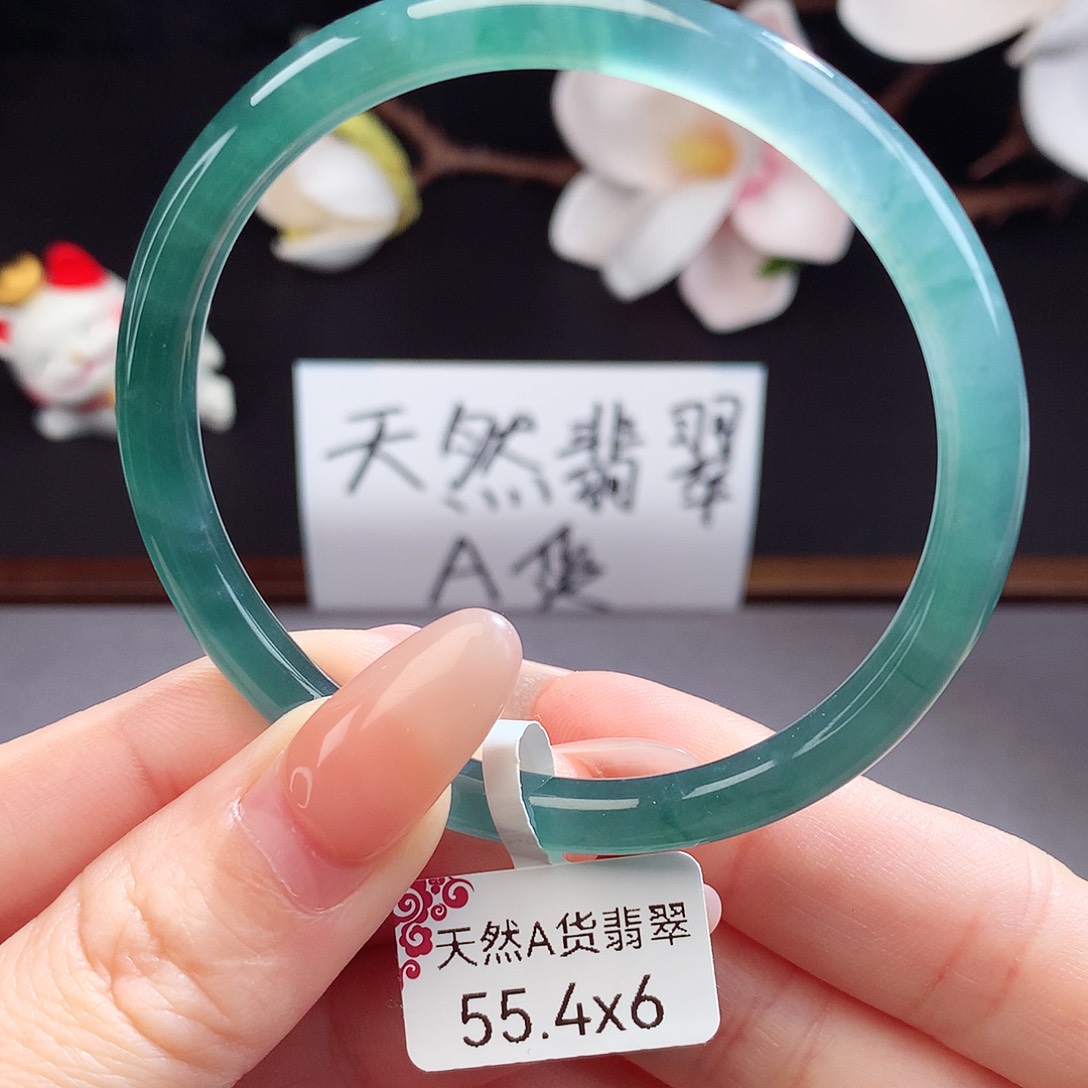 翡翠手镯（圆镯）未镶嵌