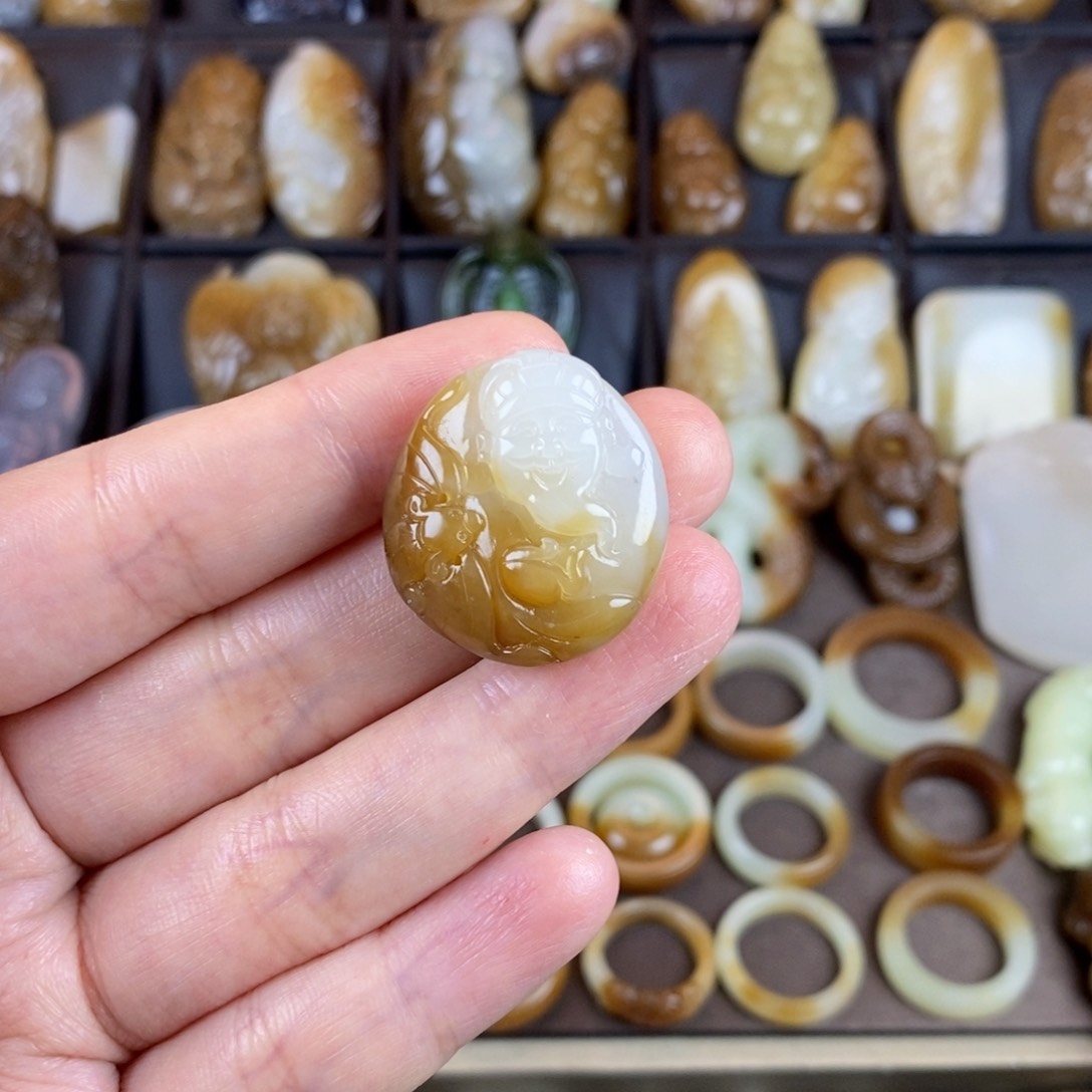 和田玉颈饰未镶嵌