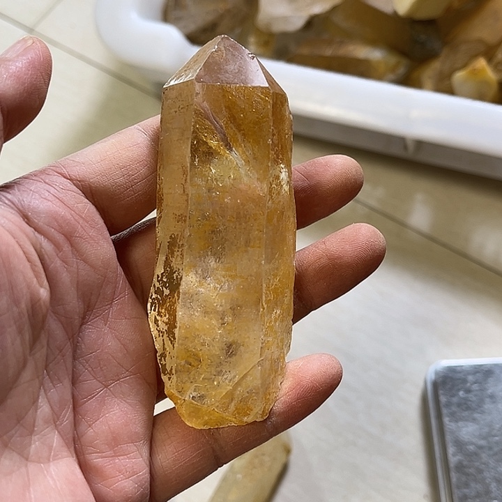 又***尔未镶嵌珠宝半成品水晶
