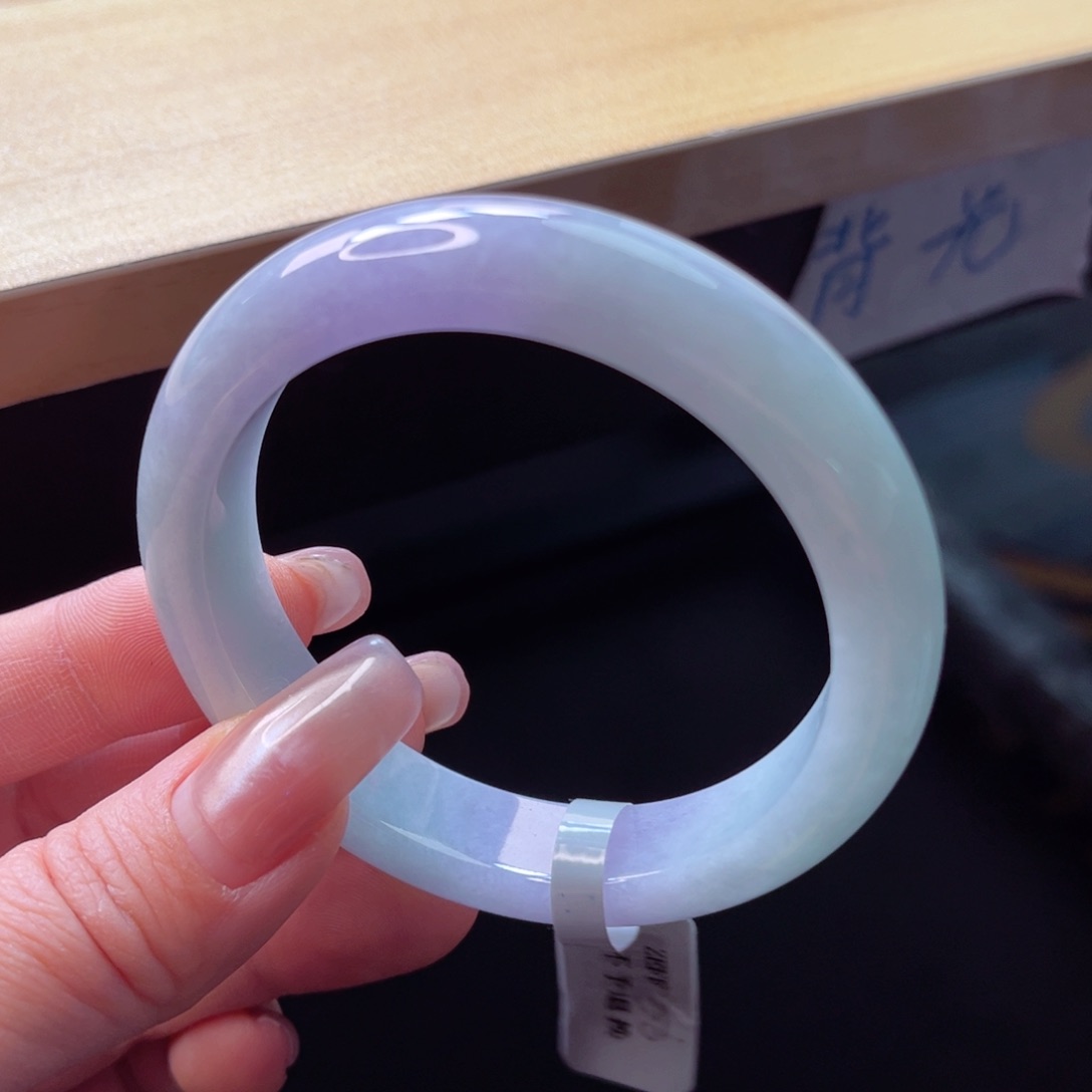 翡翠手镯未镶嵌手镯