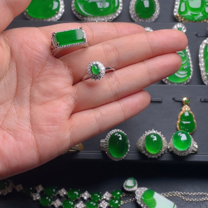 翡翠戒指未镶嵌翡翠戒指