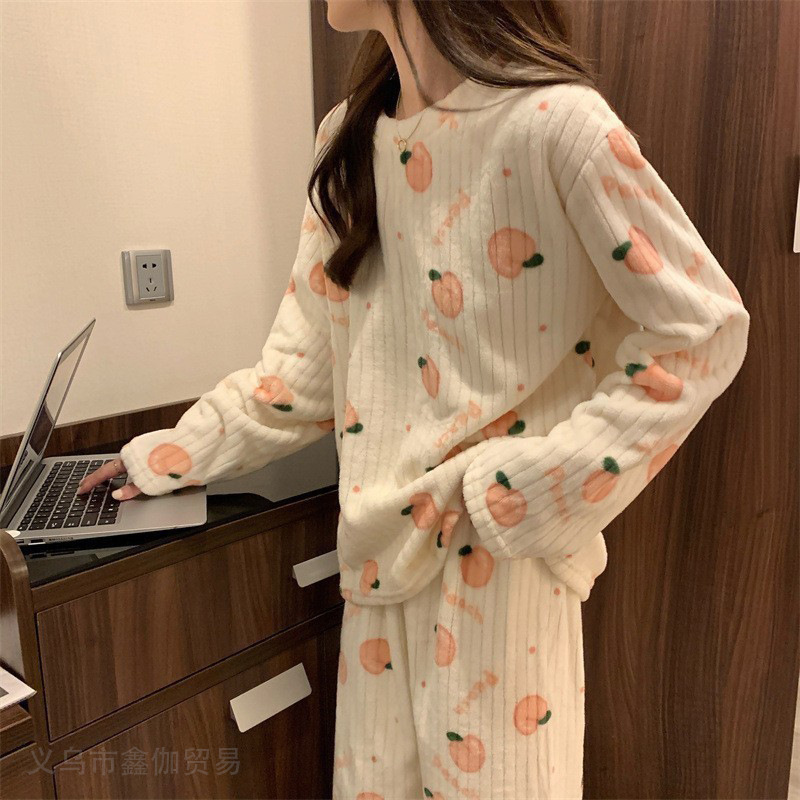 小熊珊瑚绒睡衣套装女秋冬新款圆领舒适柔软水蜜桃保暖家居服
