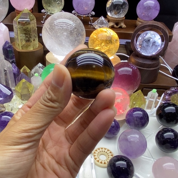 水晶摆件未镶嵌天然黄虎眼球