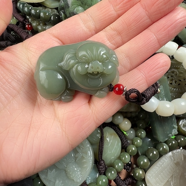 和田玉颈饰未镶嵌