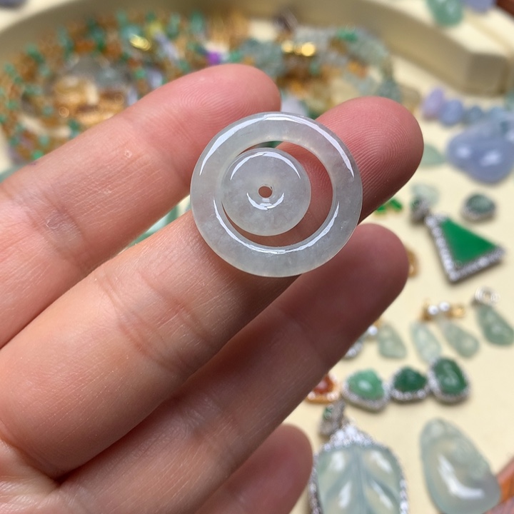 翡翠颈饰未镶嵌翡翠子母扣