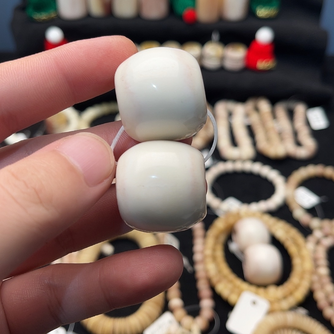 吊坠白玉菩提精品驼骨鲜料手球