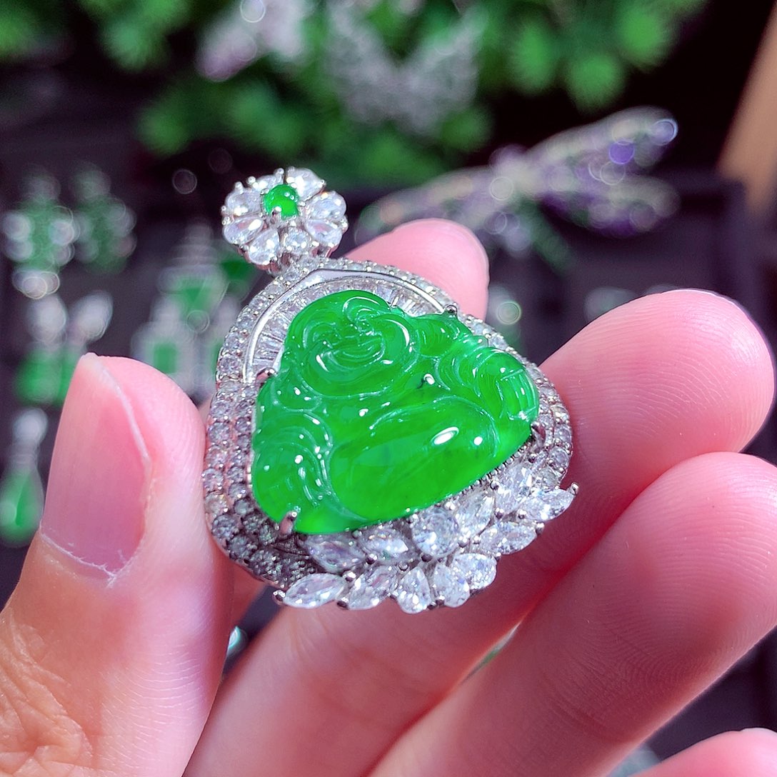 颈饰未镶嵌翡翠天然