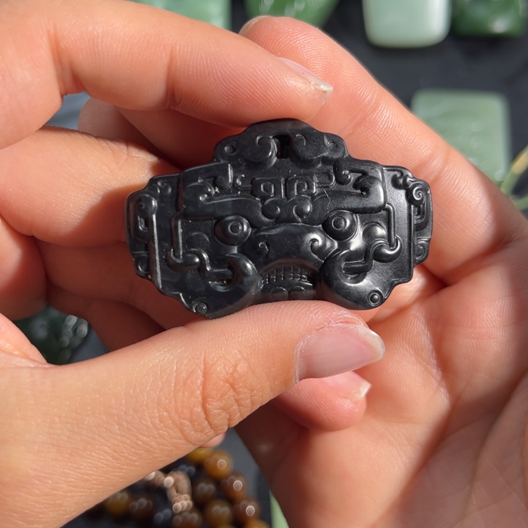 和田玉未镶嵌定制