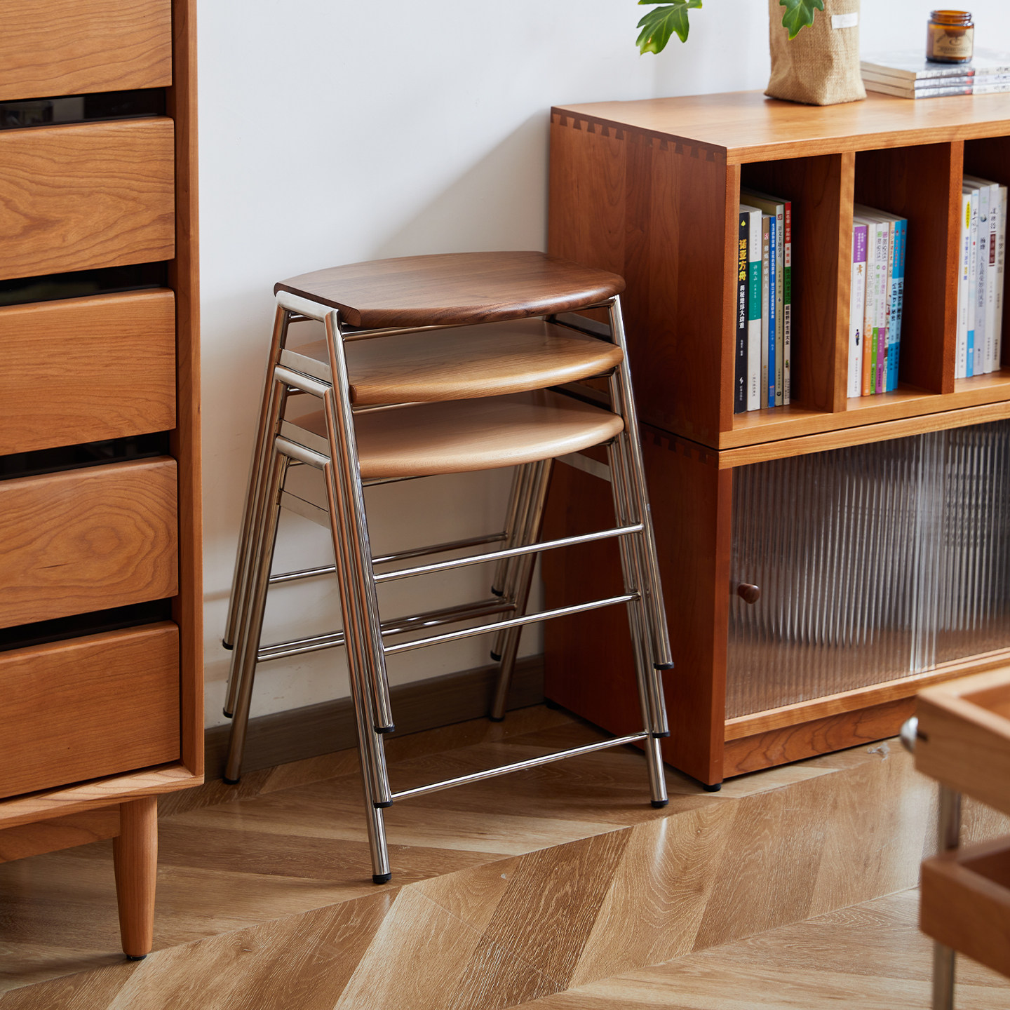 实木凳子可叠放樱桃木中古风不锈钢家用梳妆凳餐凳小凳