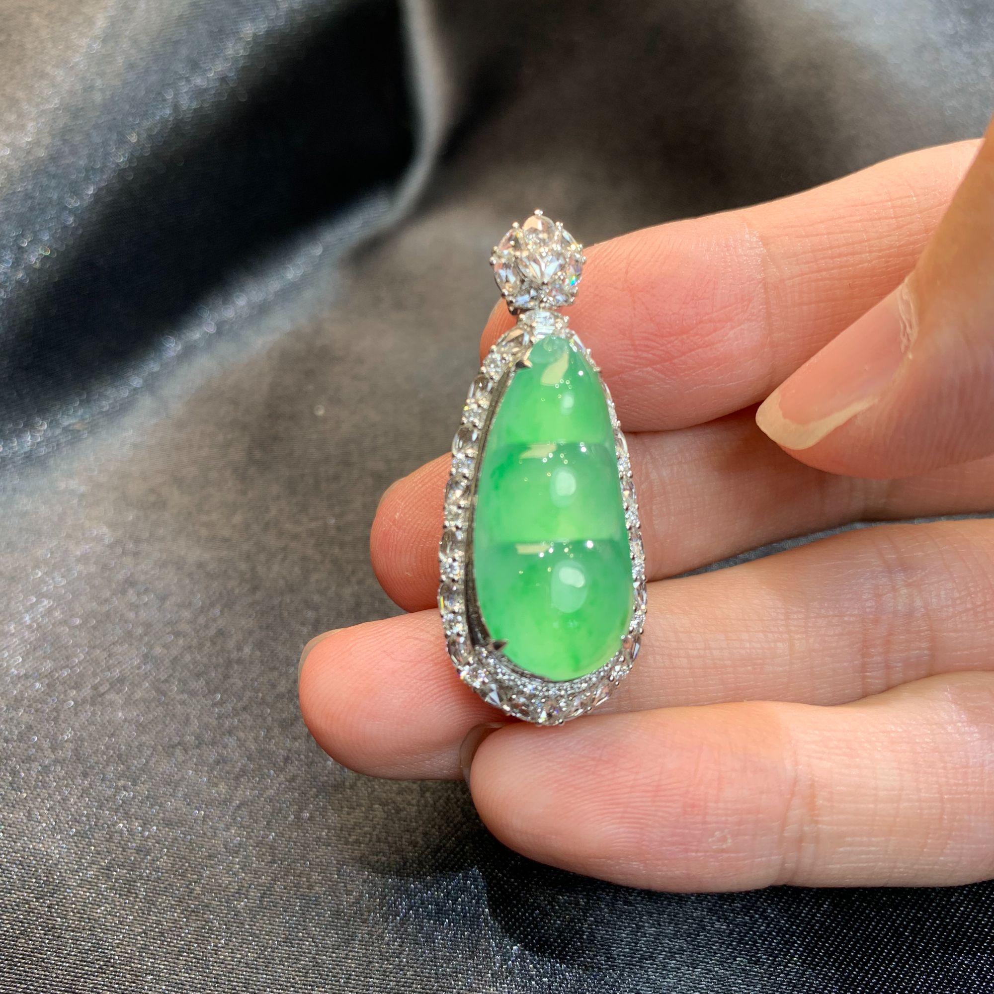 木那甜色翡翠冰福豆气质镶嵌冰透通透高冰种冰阳绿飘绿冰绿