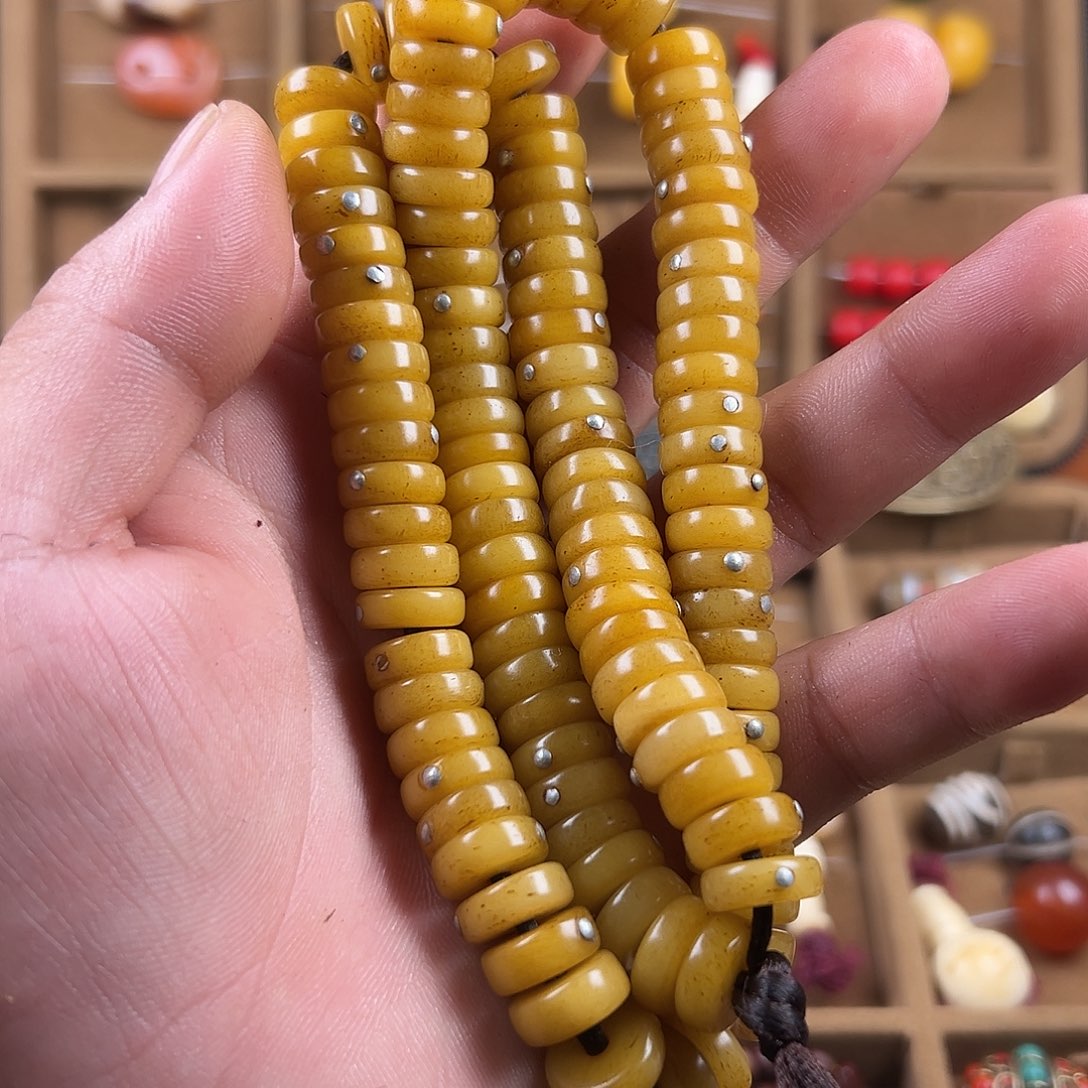 玻璃颈饰工艺品的