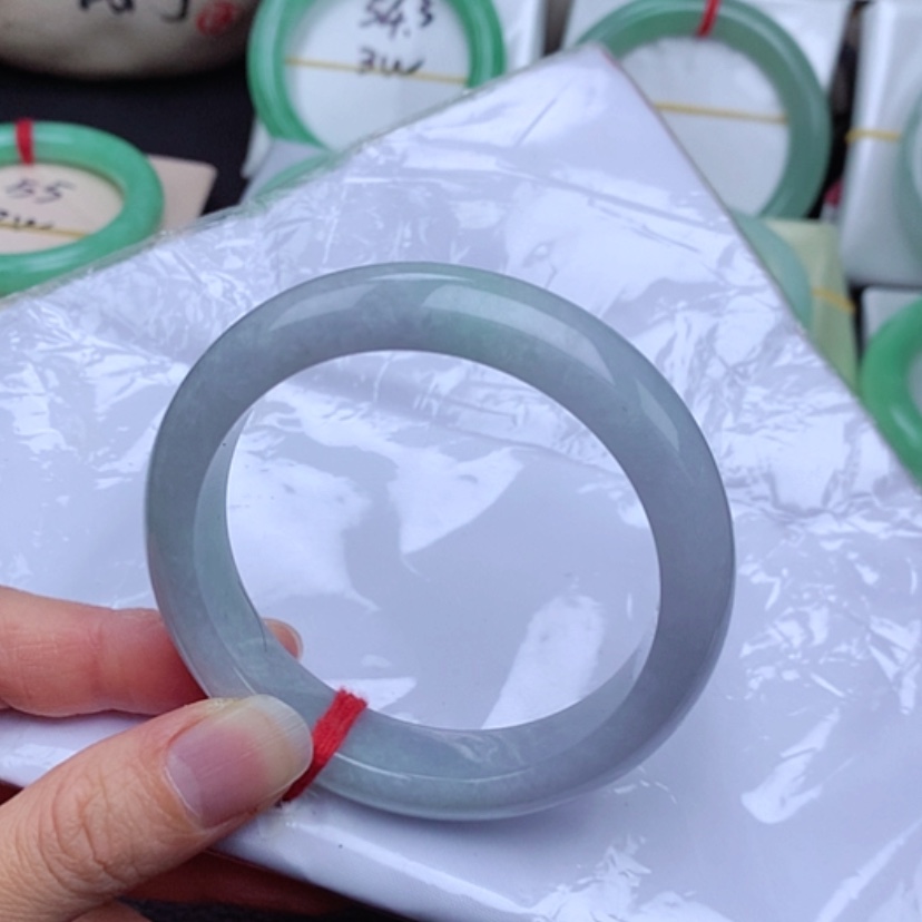 【闪购商品】翡翠手镯未镶嵌            特价正圈56春彩
