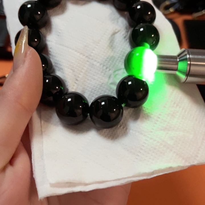 翡翠颈饰未镶嵌等***灯