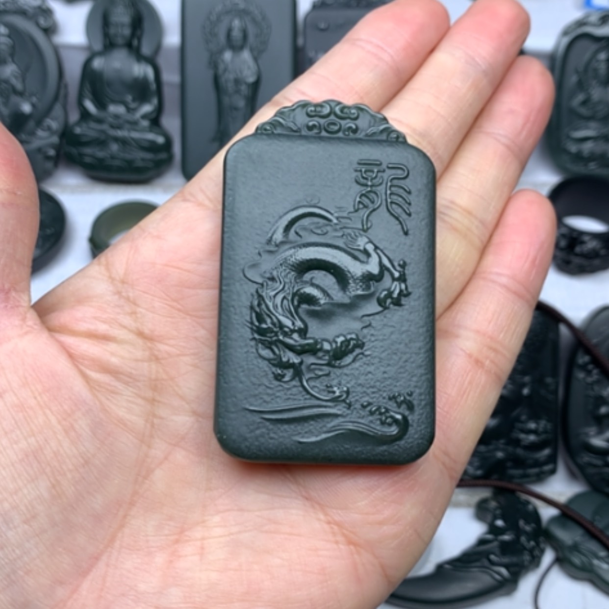 【闪购商品】和田玉颈饰未镶嵌双面雕刻