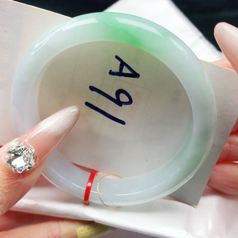 【闪购商品】翡翠手镯未镶嵌55.6圈