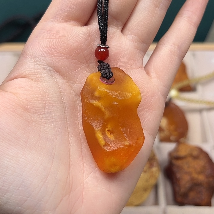 琥珀珠宝奇石未镶嵌