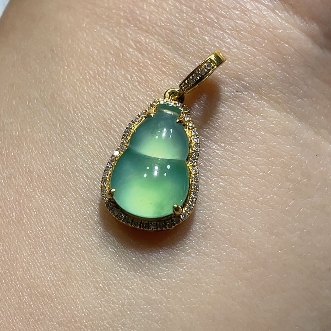 翡翠18K金镶嵌颈饰九****7吊坠