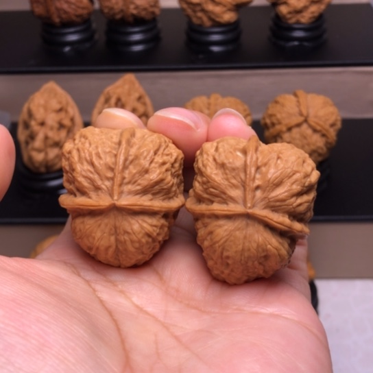 文玩核桃把件花开富贵三楞40