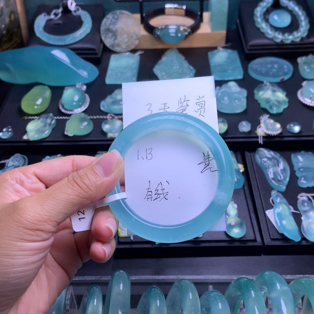 蛇纹石玉手镯未镶嵌秋