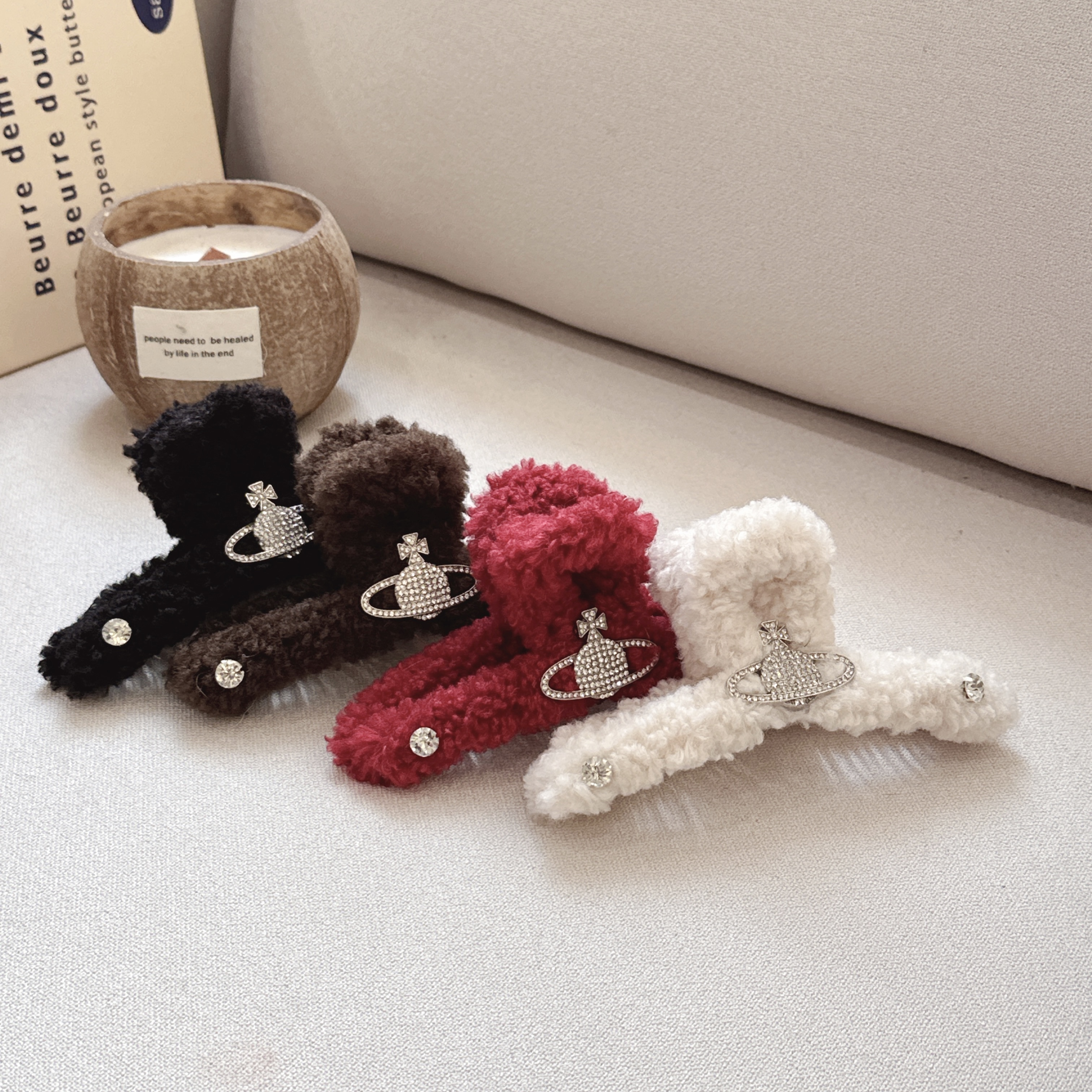 林北鼻-【星球毛绒抓夹】东大门显白高钻高品质抓夹