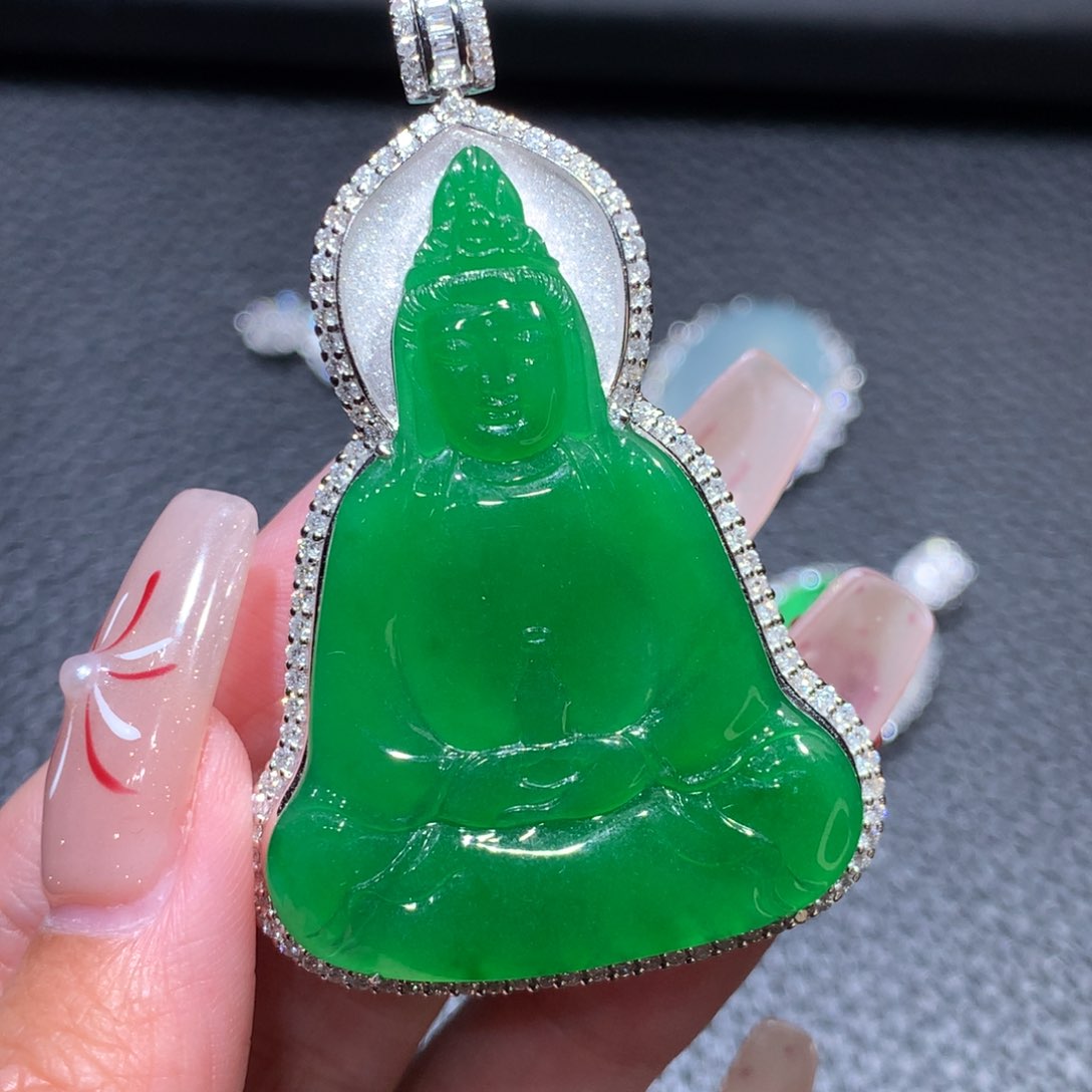 翡翠颈饰18K金镶嵌翡翠