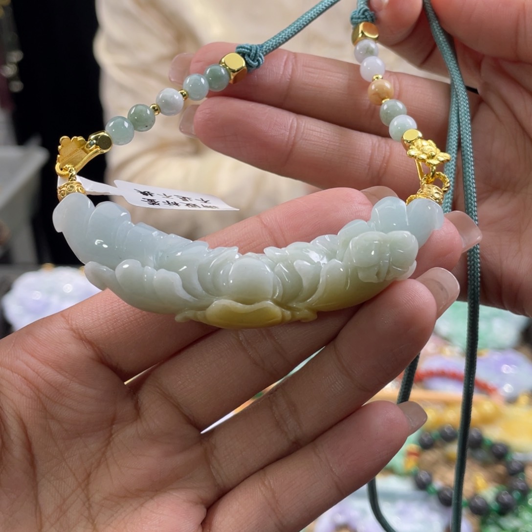 翡翠颈饰未镶嵌代编织