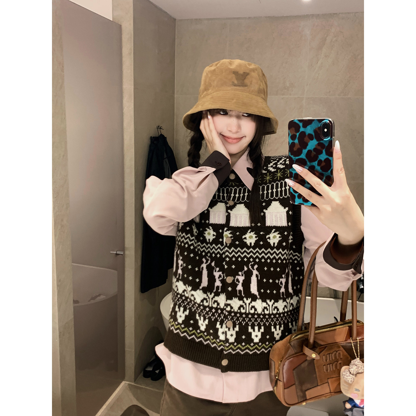 小君君布兰妮 布雷可可/撞色长袖衬衫+费尔岛马甲