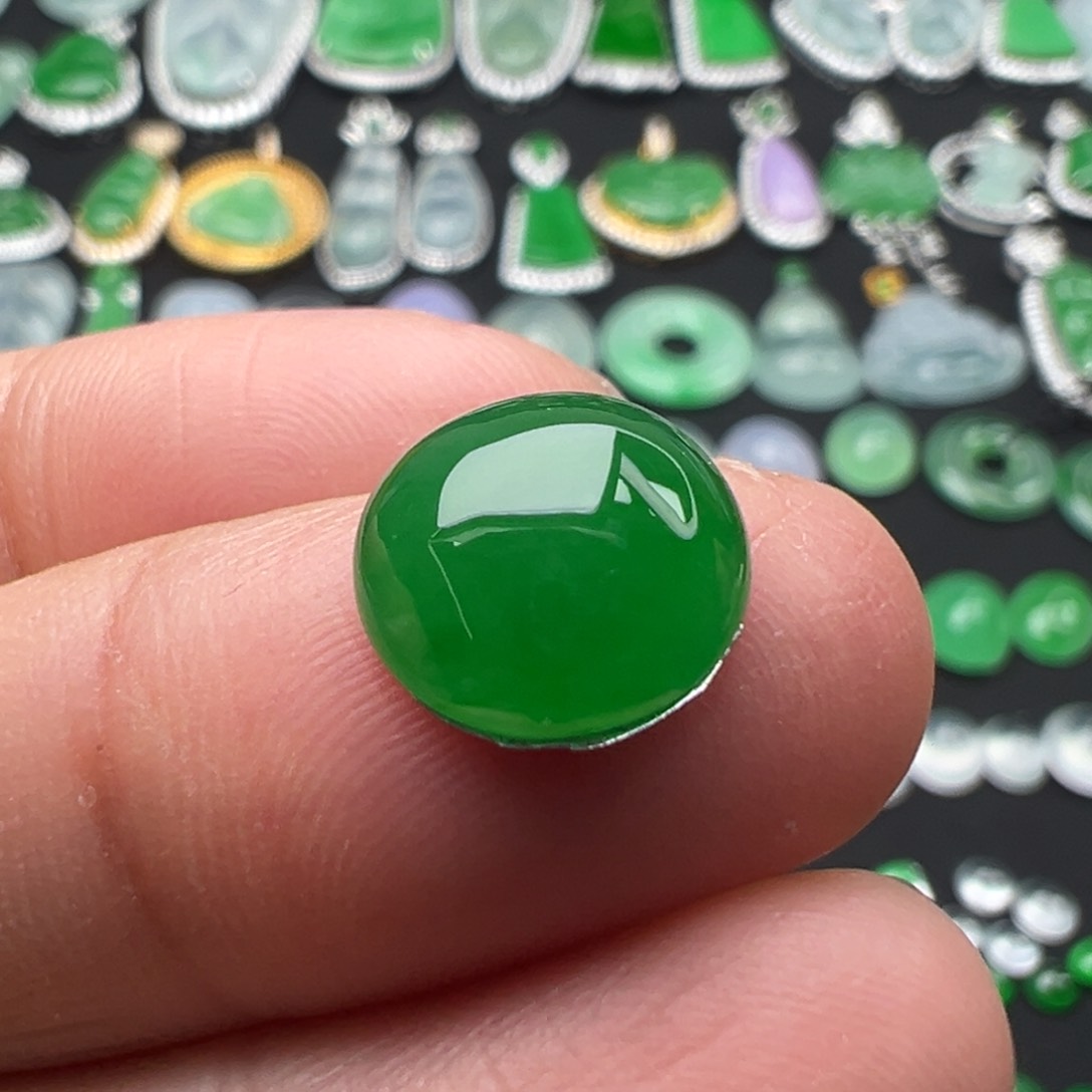 翡翠颈饰未镶嵌蛋10.7