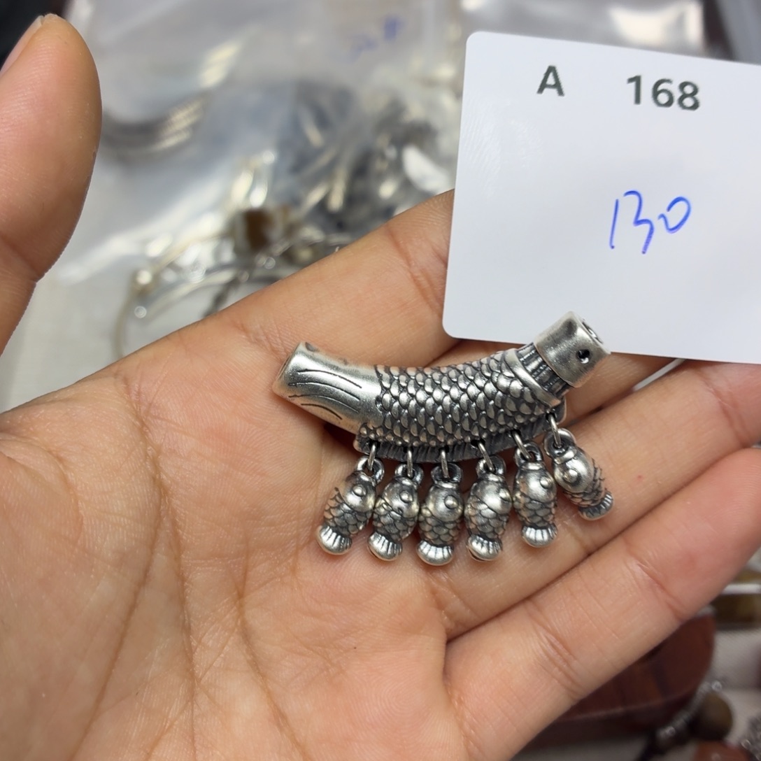 哇****925银A168。       