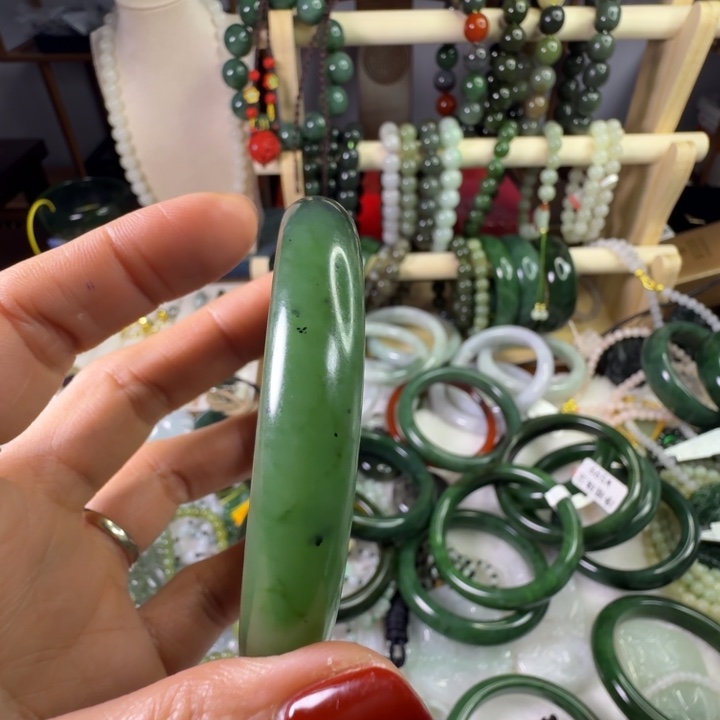 和田玉（碧玉）未镶嵌颈饰