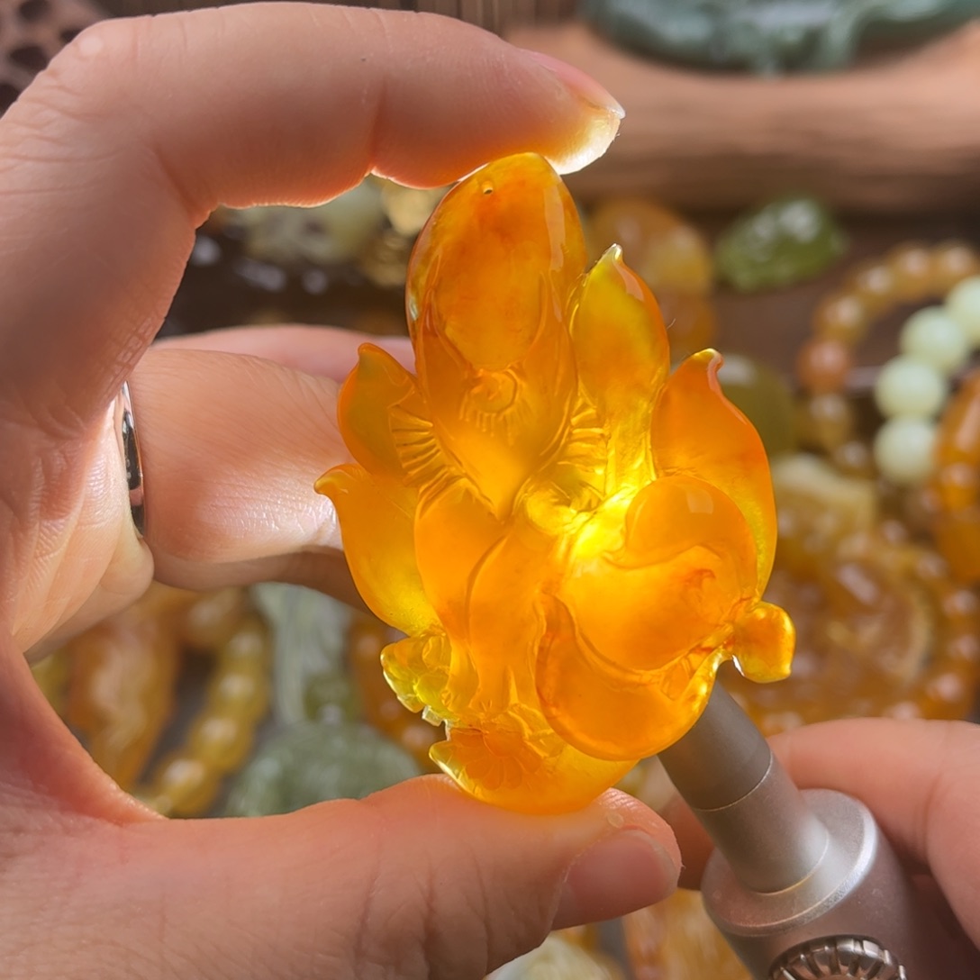 蛇纹石玉吊坠 未镶嵌