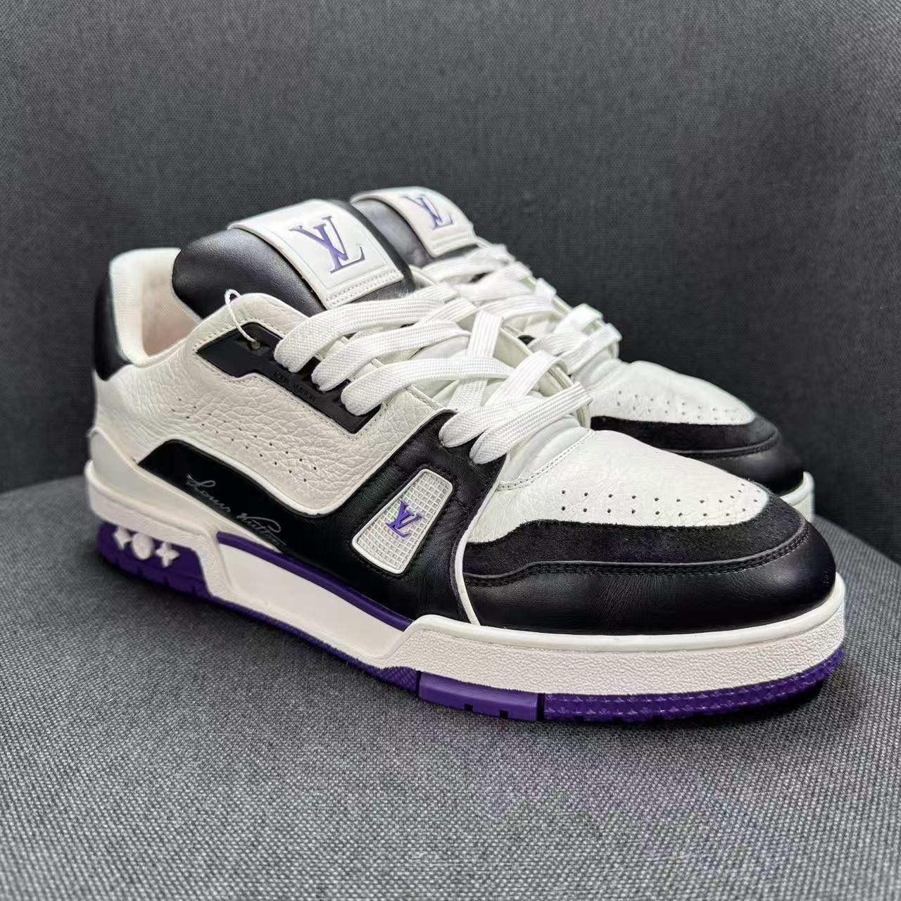 未使用 LouisVuitton/路易威登 年末清仓巨惠白紫藤原浩全新孤品！