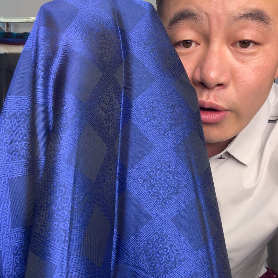 杭州丝绸米长，宽110宝蓝色