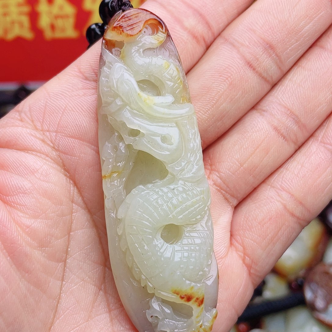 和田玉颈饰未镶嵌