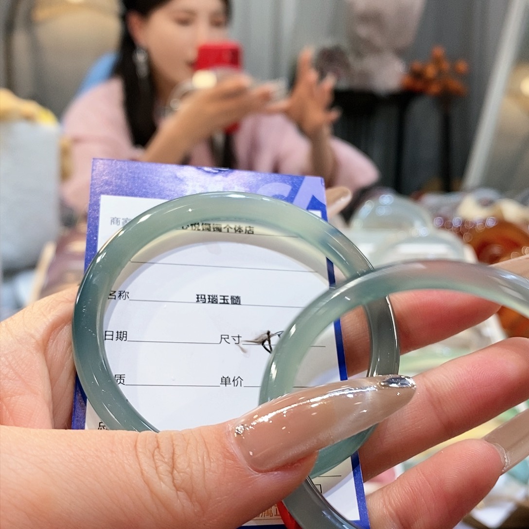 玛瑙/玉髓手镯未镶嵌