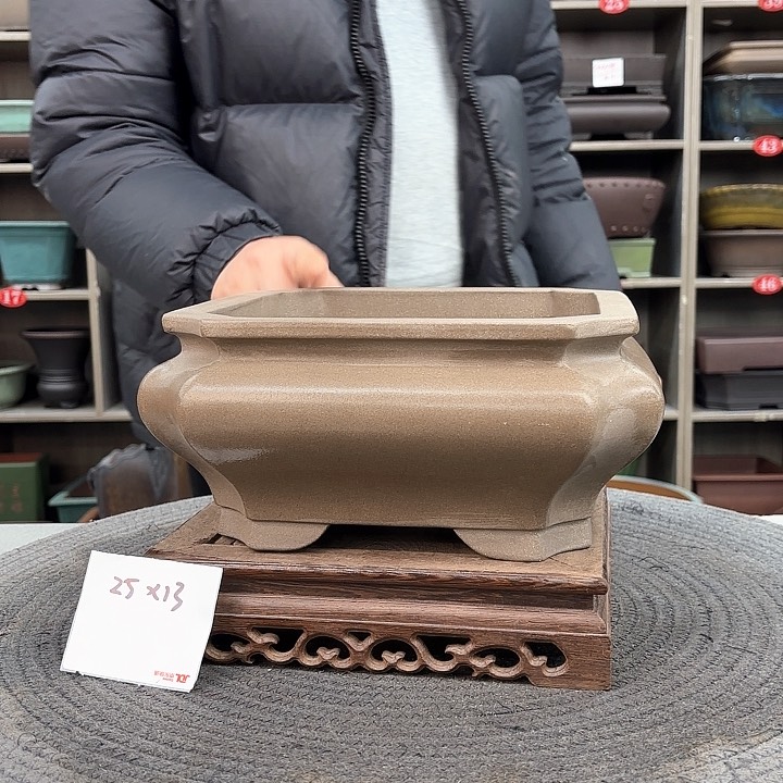 紫砂花盆紫砂的颜色很好看呀