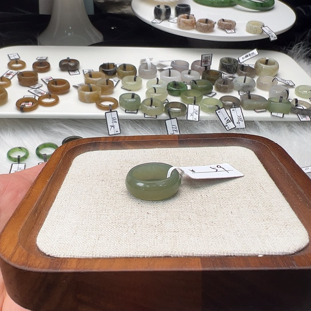 和田玉9K金镶嵌戒指A13湖水绿墩墩15.7不退换