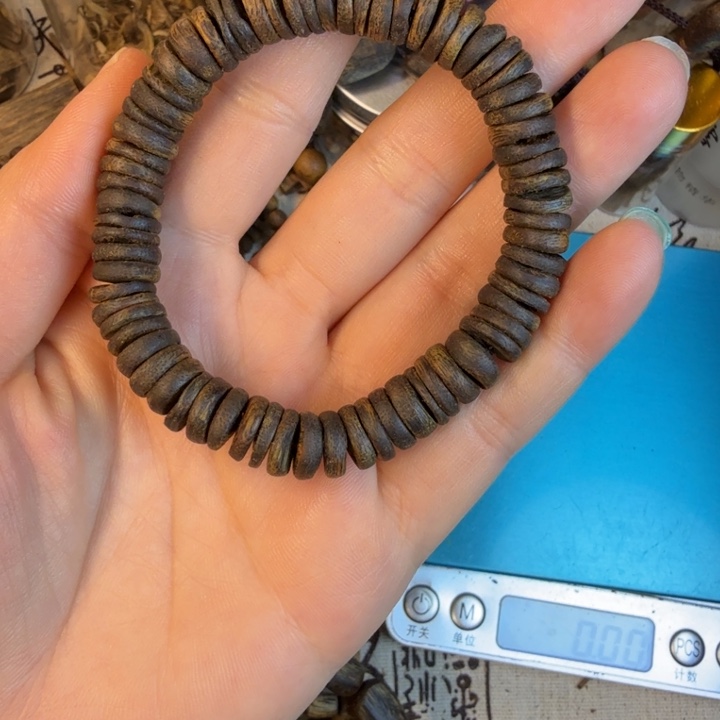 ༺***༻沉香碎屑沉香莺歌绿奇楠09沉水片片11.8克