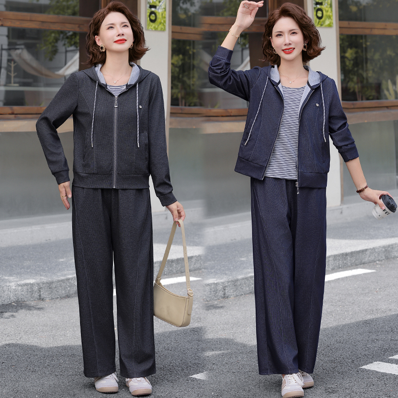 妈妈秋装外套洋气休闲三件套2025新款中老年女春秋季运动服套装