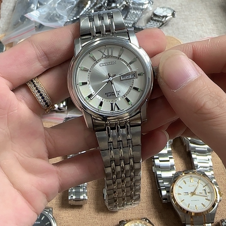 胶带白色孤品一个