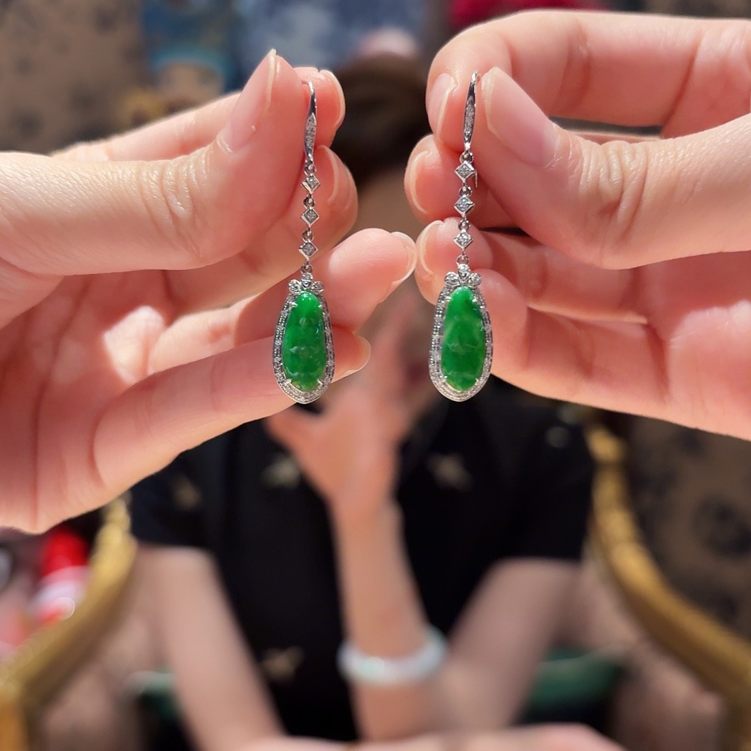 翡翠耳饰18K金镶嵌耳饰