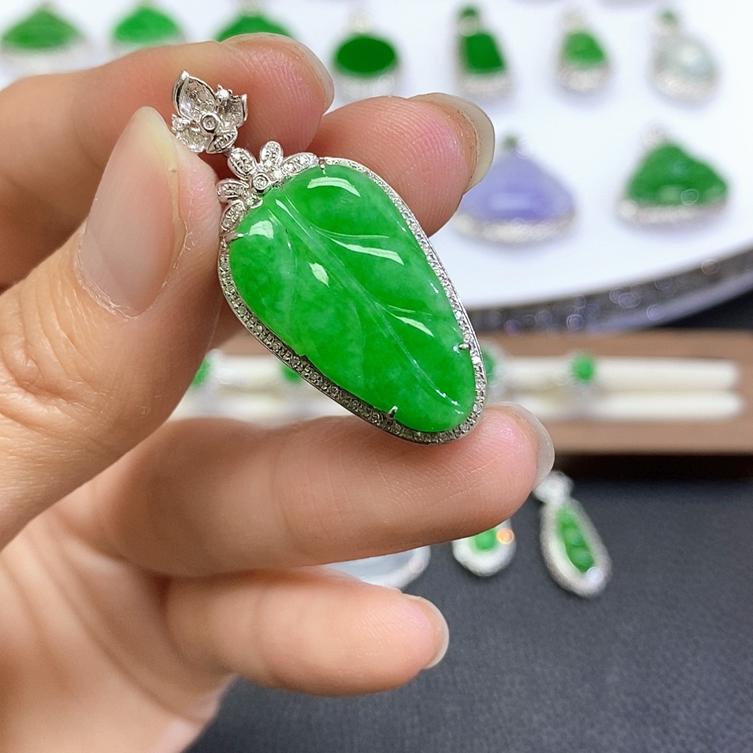 翡翠18K金镶嵌吊坠(不含链)