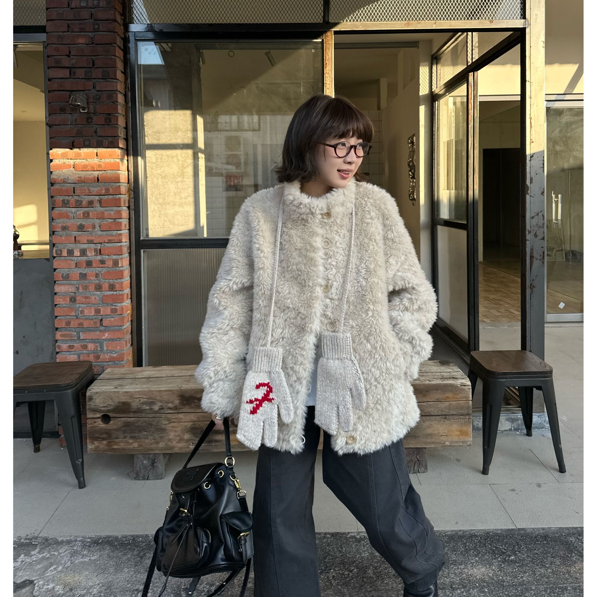 Our2【纽扣款毛绒绒】冬季慵懒风保暖中长款毛绒大衣【B7989】