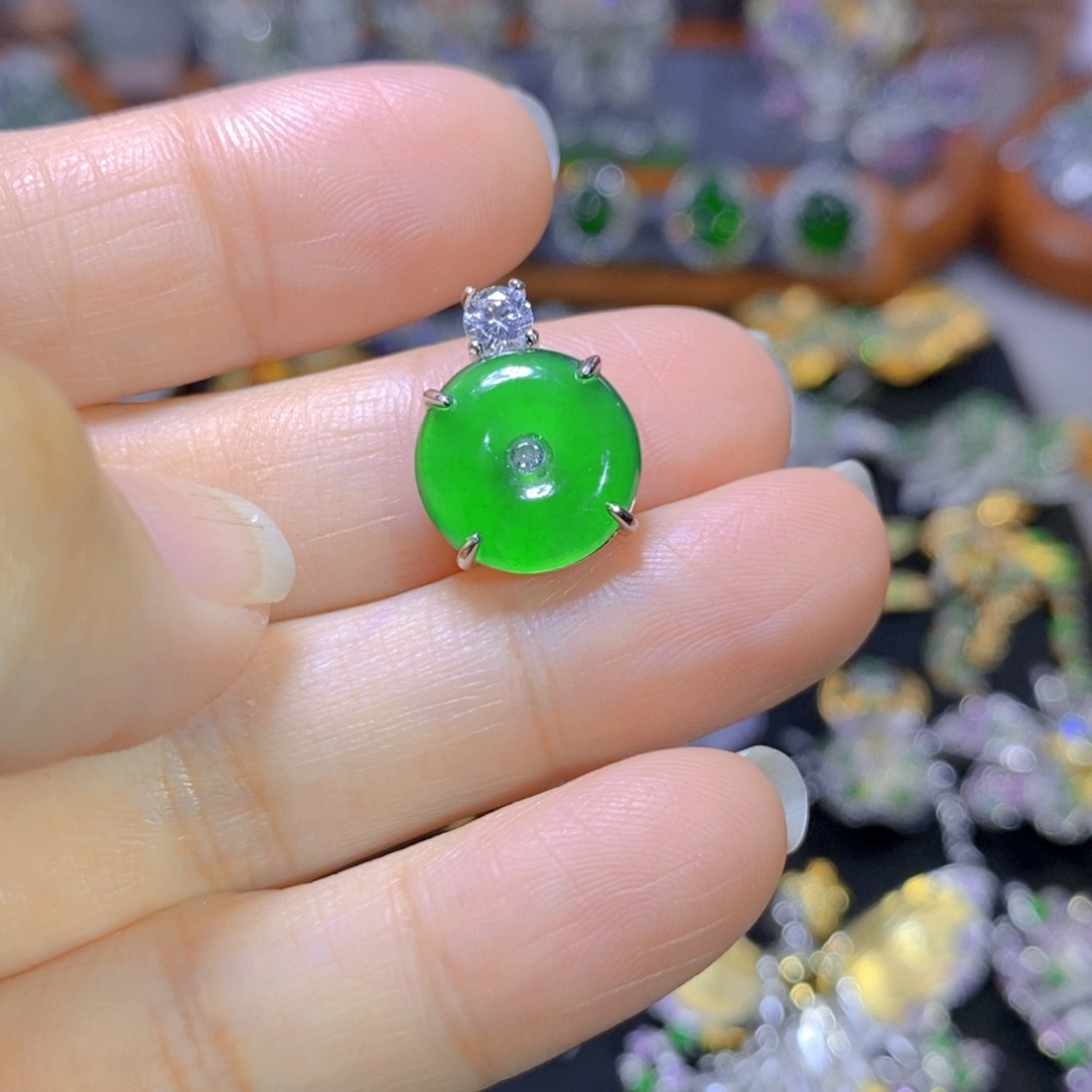 翡翠颈饰银S925镶嵌天然翡翠